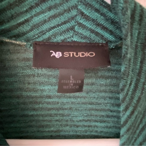 AB Studio Sweater Women’s Size Large One‎ Button Closure Cardigan Green - Picture 4 of 6